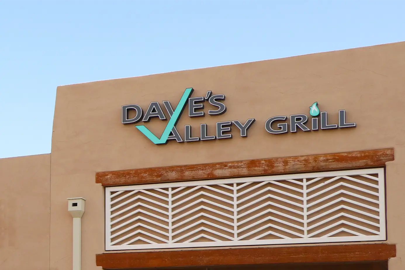 Front of Dave's Valley Grill